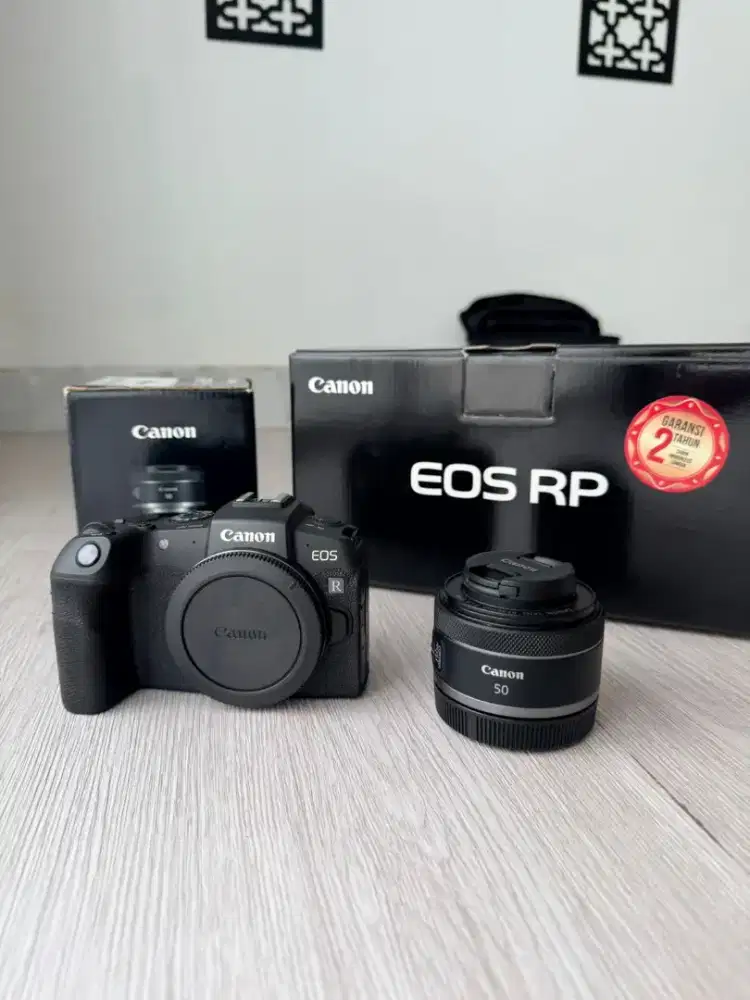 Kamera Canon EOS RP + Lensa 50mm