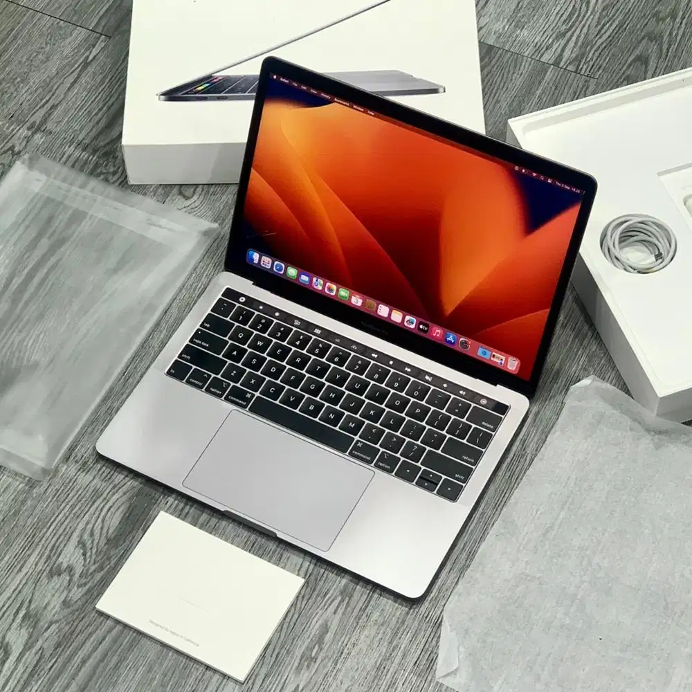 MACBOOK PRO 2018 8GB/256GB GRAY FULLSET