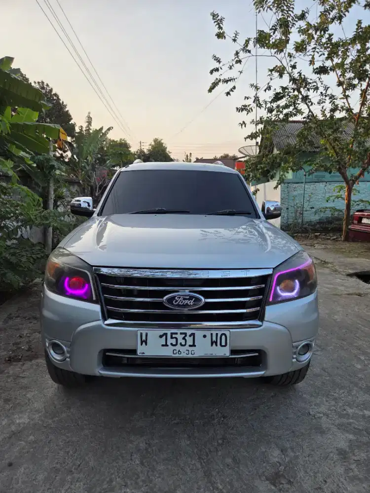 Everest 2.5 XLT Diesel Manual