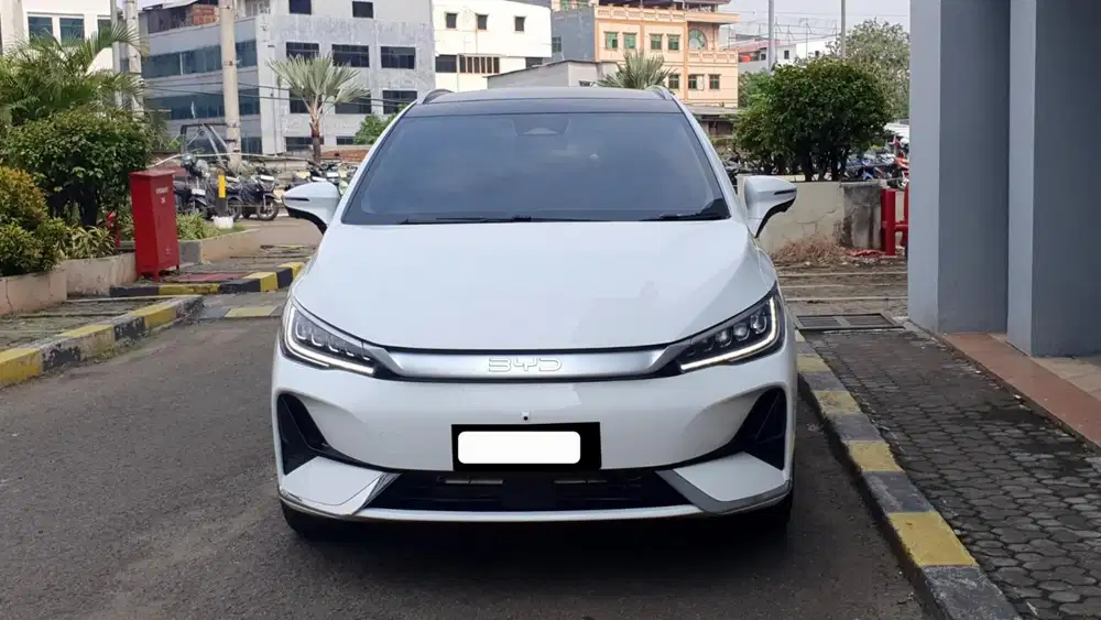 Byd m6 superior captain seat 6 seater 2025 putih