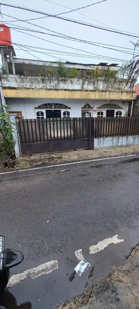 DIJUAL RUMAH STRATEGIS TANAH ABANG JAKARTA PUSAT – LT 195 m², SHM |