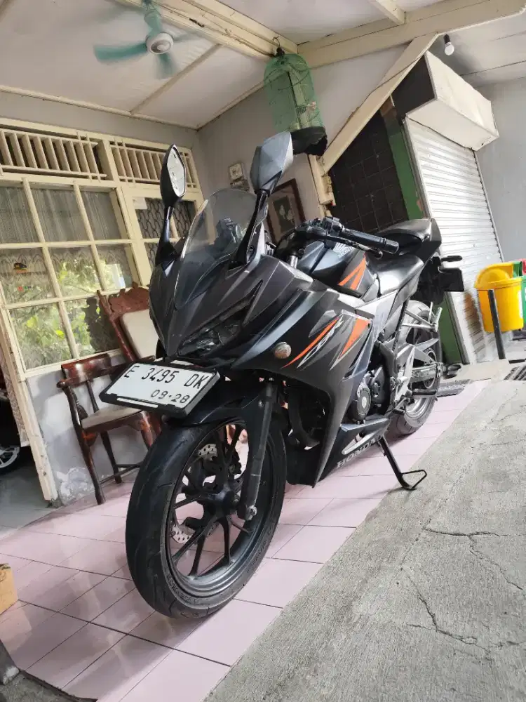 Honda CBR 150R 2019