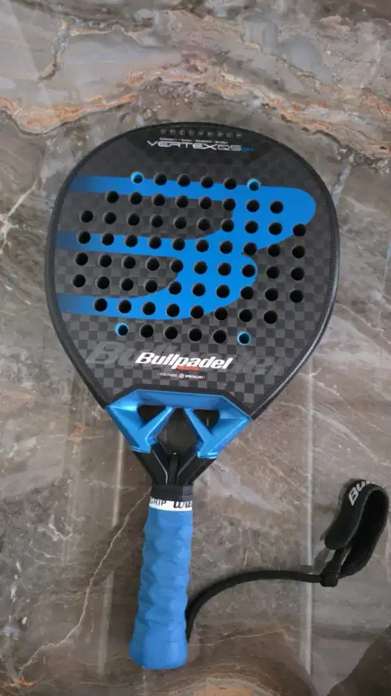 Raket padel Bullpadel istimewa