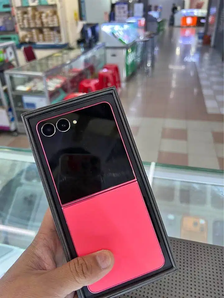 Samsung Z FLIP 7 12/256 GB RED SEIN Jossjiss Muluss