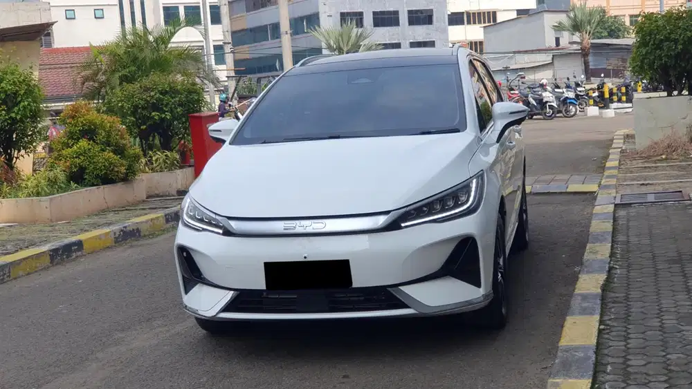 Byd m6 superior captain 6 seater 2025 putih pajak panjang