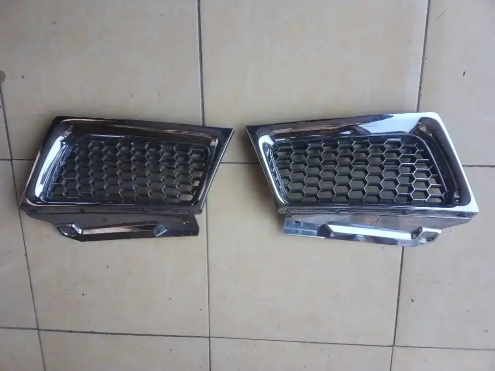 Gril Depan Pajero Dakar Th 2012 Original