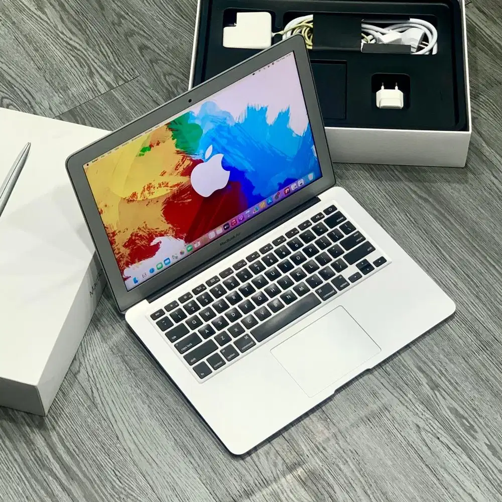 MACBOOK AIR 2017 8GB/128GB EX IBOX LENGKAP
