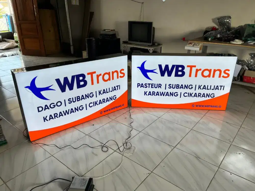 Papan nama akrilik
