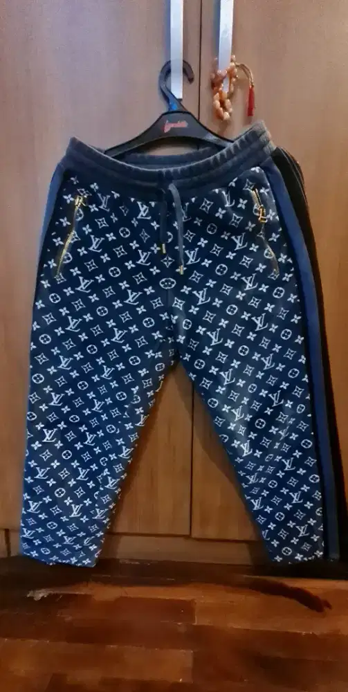 Louis Vuitton jogging pants