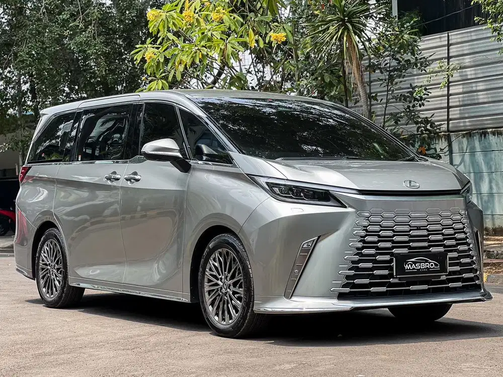 Lexus LM350h Hybrid Luxury A25A-FXS 2024