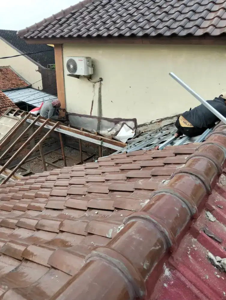 Kanopi bajaringan bongkar pasang atap rumah