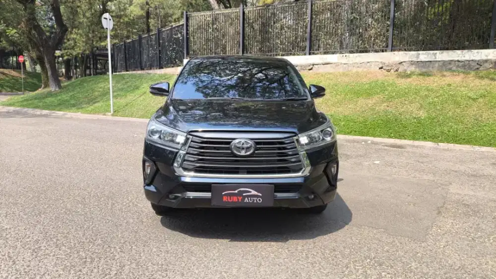 Toyota Innova reborn 2.4 V Diesel 2022 Low KM