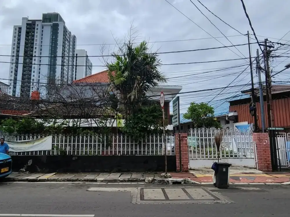Rumah Salemba Mepet Menteng: Jln Besar, Harga Dibawah NJOP