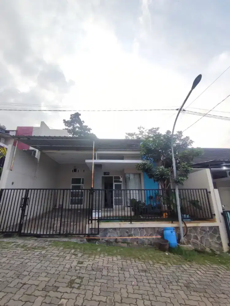 RUMAH CLUSTER SIAP HUNI GRAFIKA BANYUMANIK