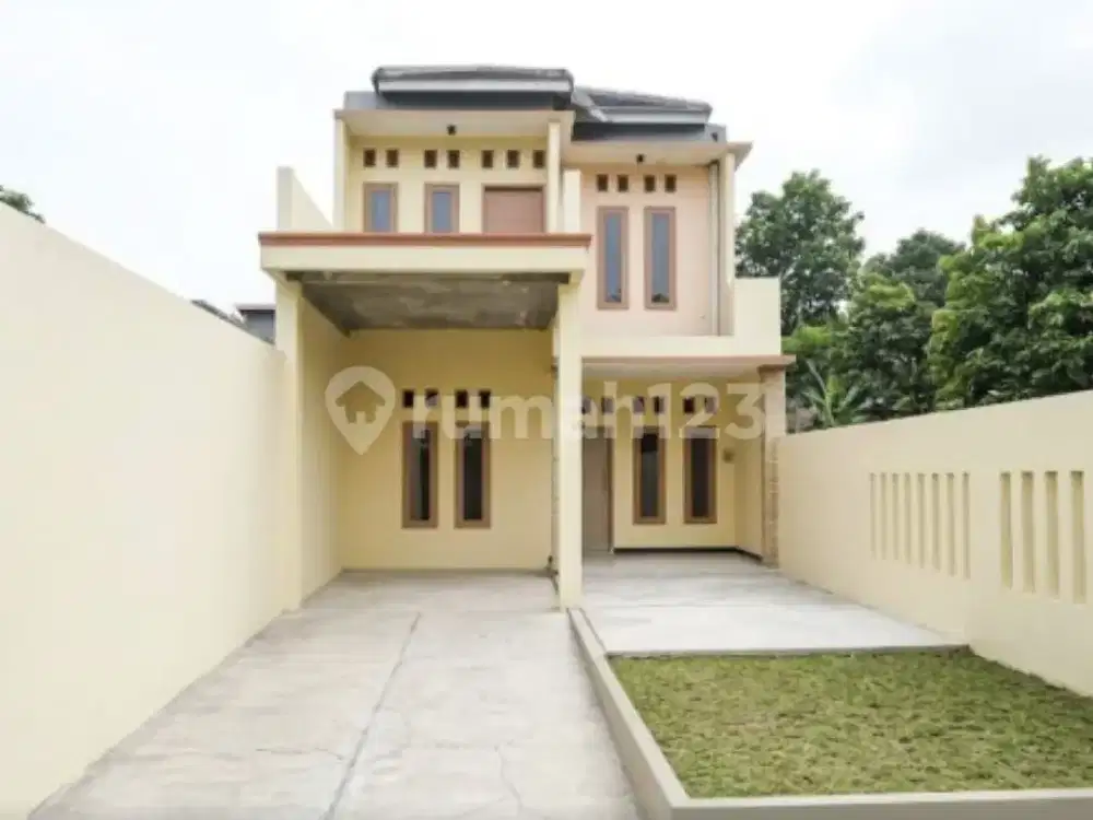Rumah Dua Lantai Murah Siap Huni di Banyumanik A5421