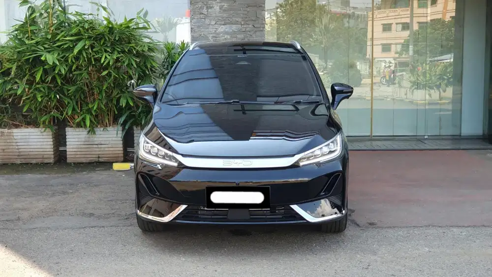 Byd m6 superior captain 6 seater 2025 hitam