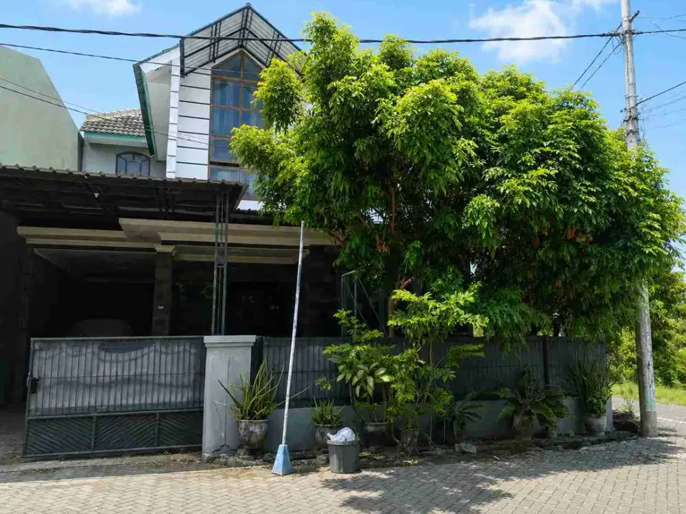 DIJUAL – Rumah Hook 2 Lantai 5 KT Fully Furnished Dekat Ringroad Tuban
