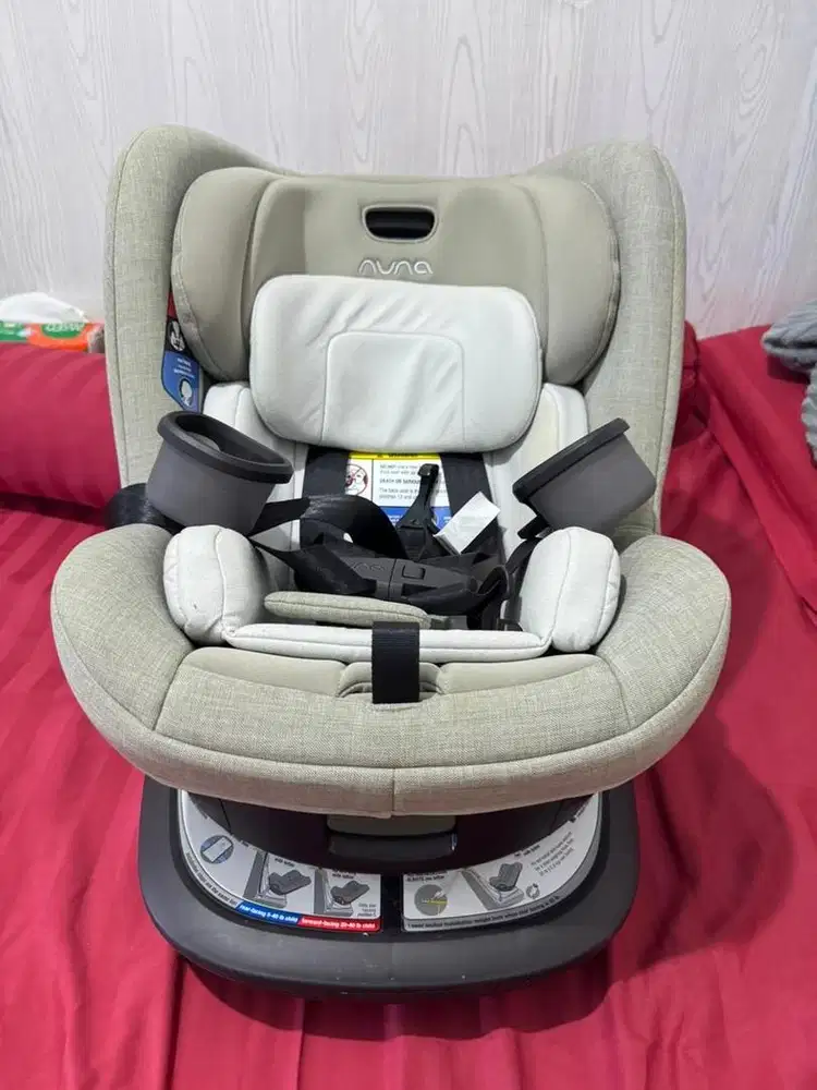 Carseat nuna revv 360