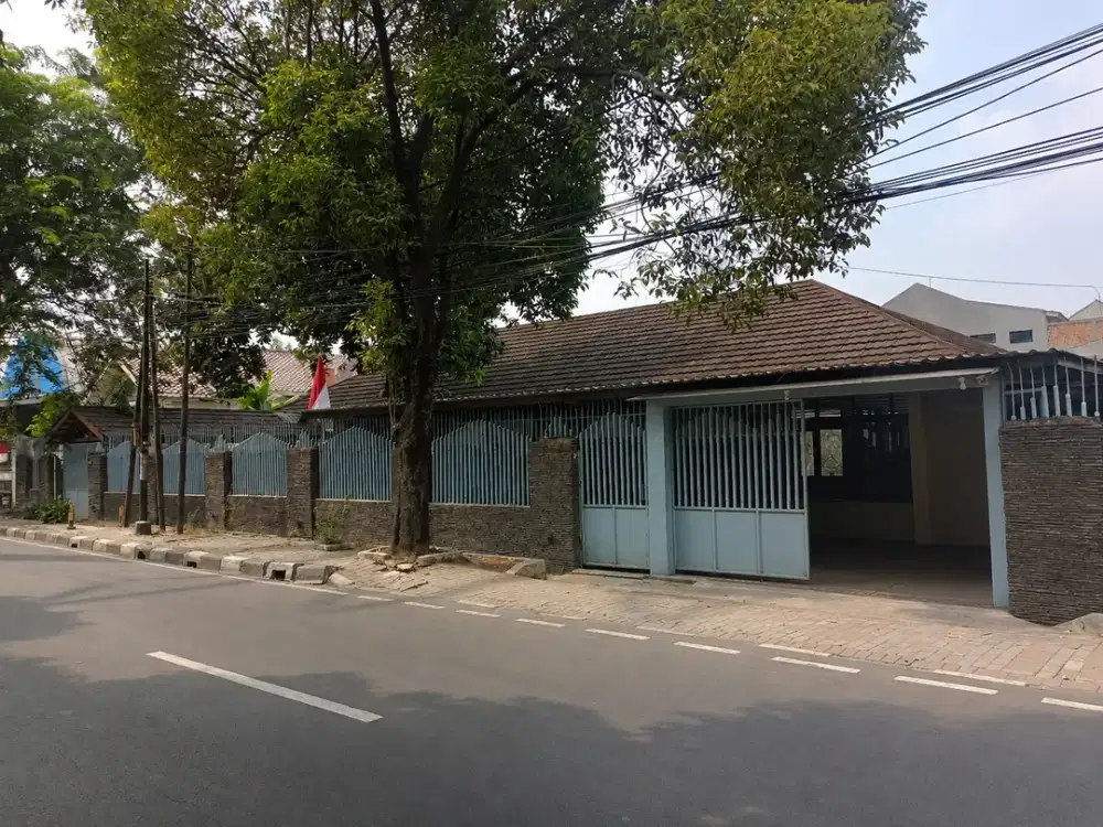 Dijual Rumah Hitung Tanah Lokasi Strategis di Cipinang, Jakarta Timur