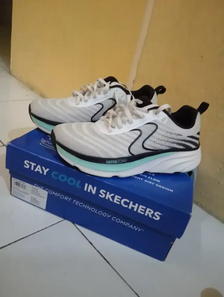 Sepatu sketchers original