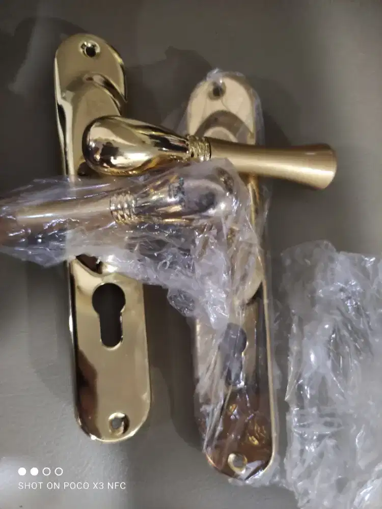 Handle Pintu Baru 1 set lengkap