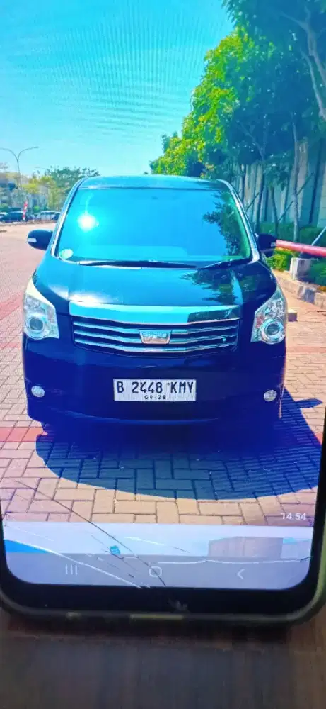 Toyota Nav1 thn 2013 V Luxury Automatic