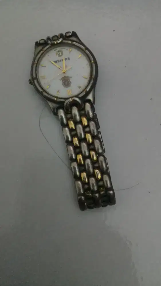 Jam tangan pria .