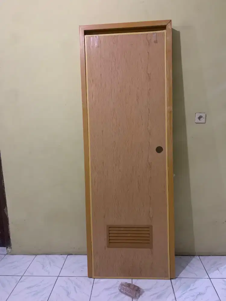 Jual Pintu Kamar Mandi PVC Motif Serat Kayu