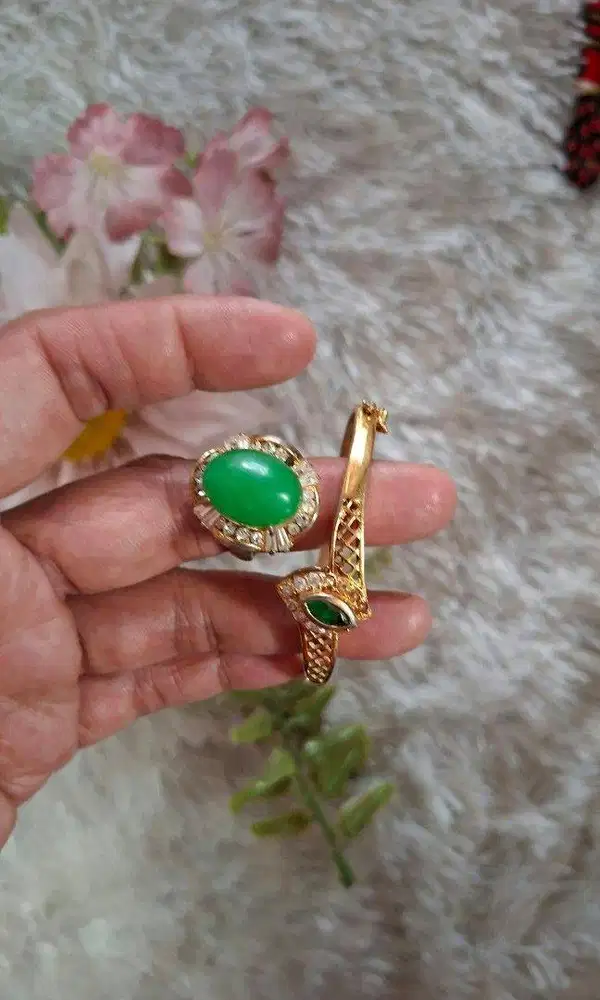 Vintage Green Cabochon Statement Ring | Cincin Klasik Retro