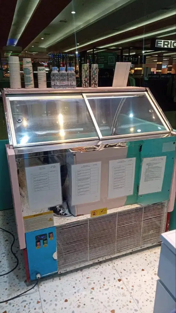 DI JUAL SHOWCASE GELATO 12 PAN