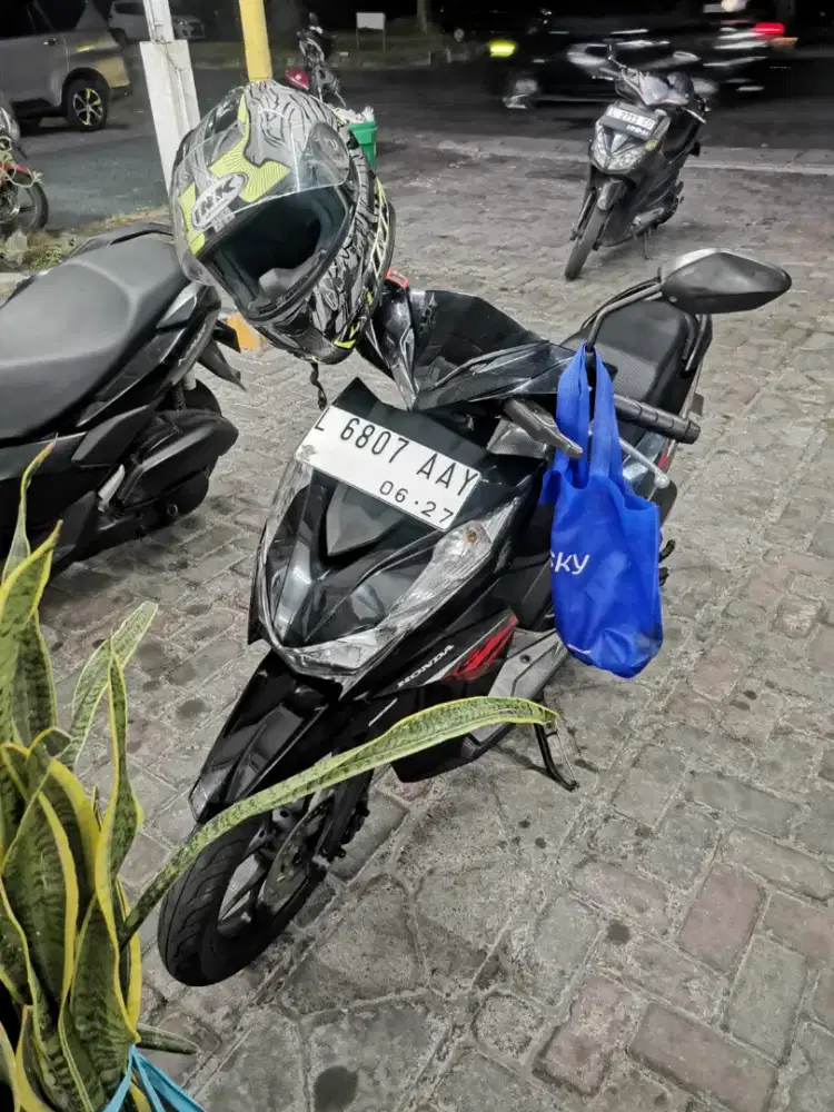 Beat 2022 hitam istimewa