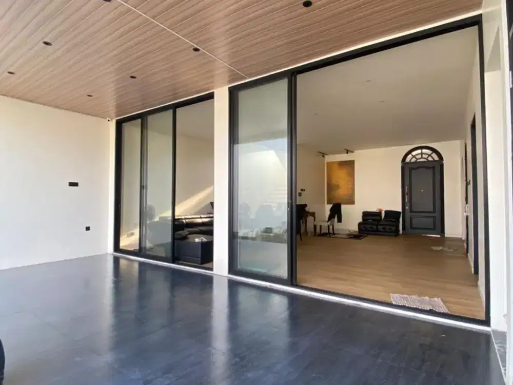 Disewakan Rumah Cantik Mewah di Heliconia Harapan Indah Bekasi