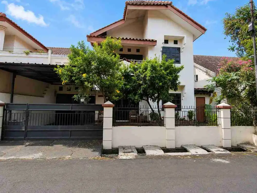 DIJUAL – Rumah 2 Lantai LT 236 m² Dekat Tol Meruya