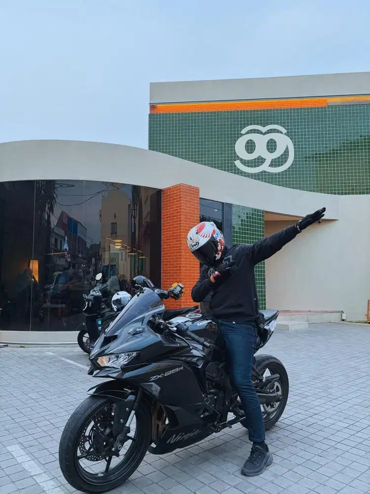 for sale ZX25R Black kondisi sangat sangat jos