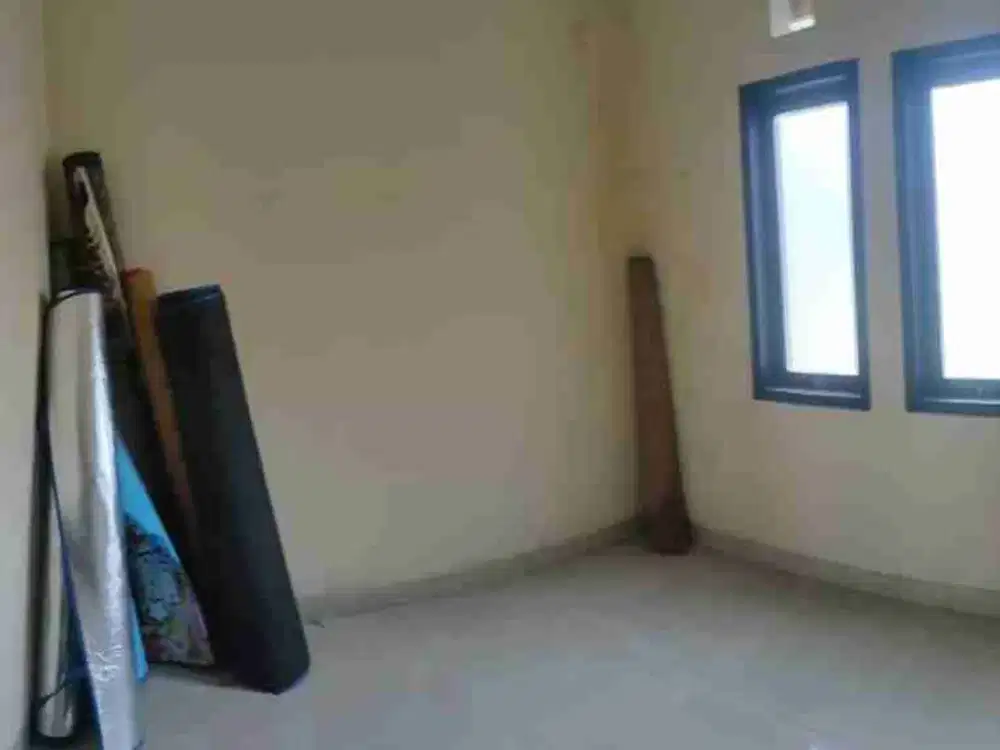 ....dijual atau disewa rumah 2 lantai di pusat kota daerah sriwijaya dekat pasar, mini market, tempat kuliner.....