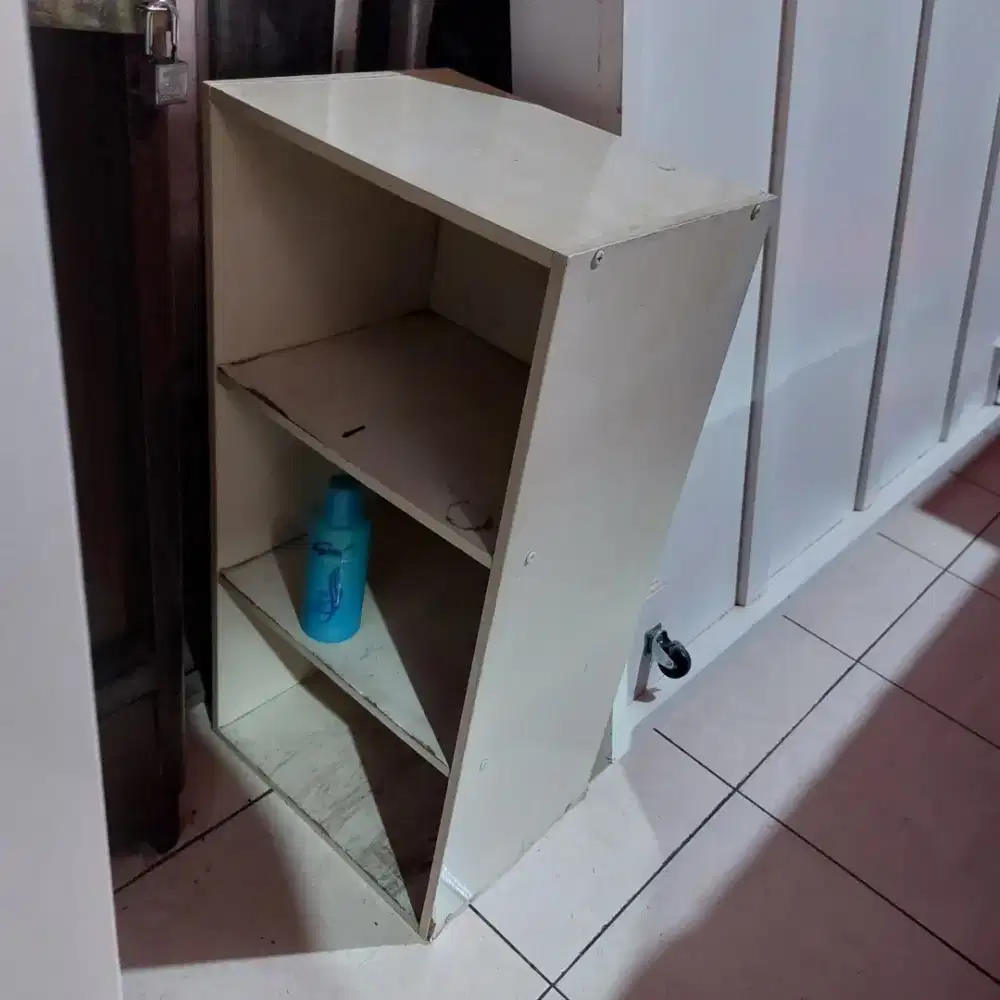 Dijual lemari Kayu