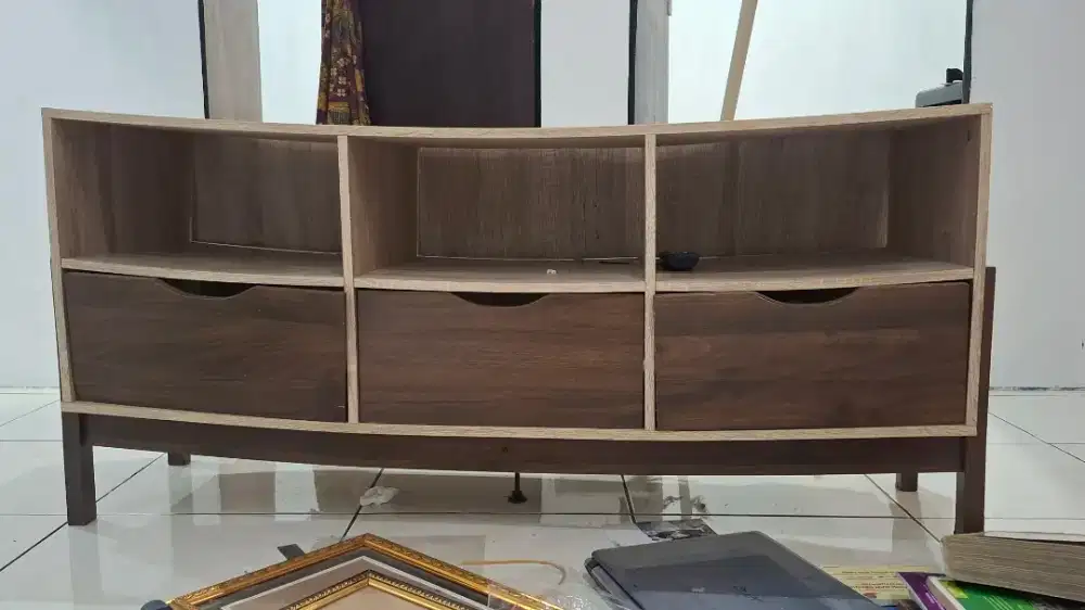 Rak TV minimalis