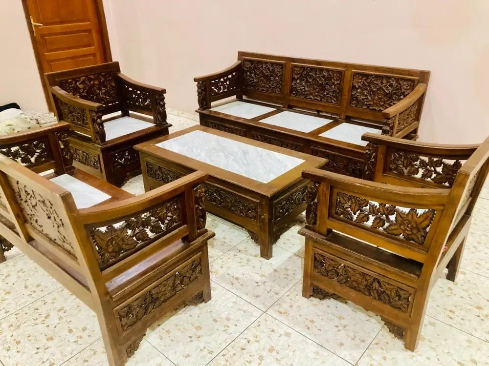 DIJUAL SET KURSI TAMU KAYU JATI UKIR KLASIK DENGAN DUDUKAN BATU MARMER
