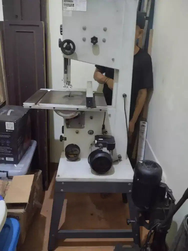 Mesin bandsaw Krisbow 12 Inch