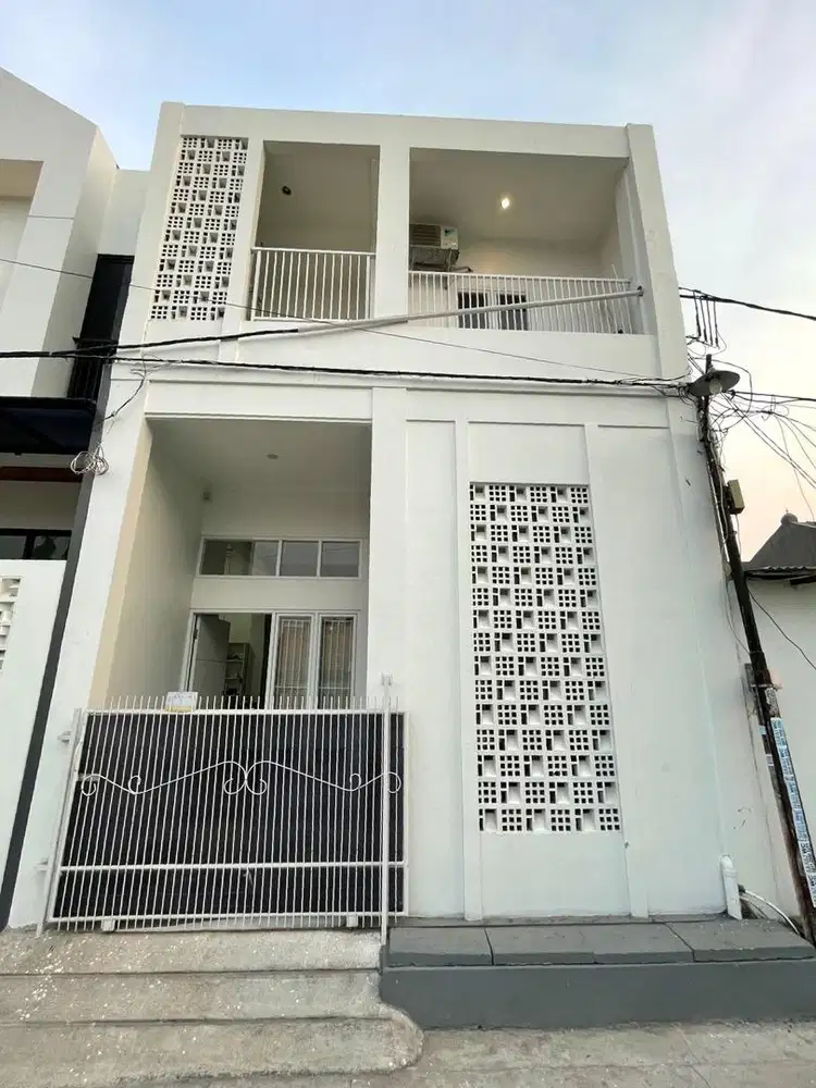 Dijual cepat rumah 2 lantai di pondok ungu permia bekasi