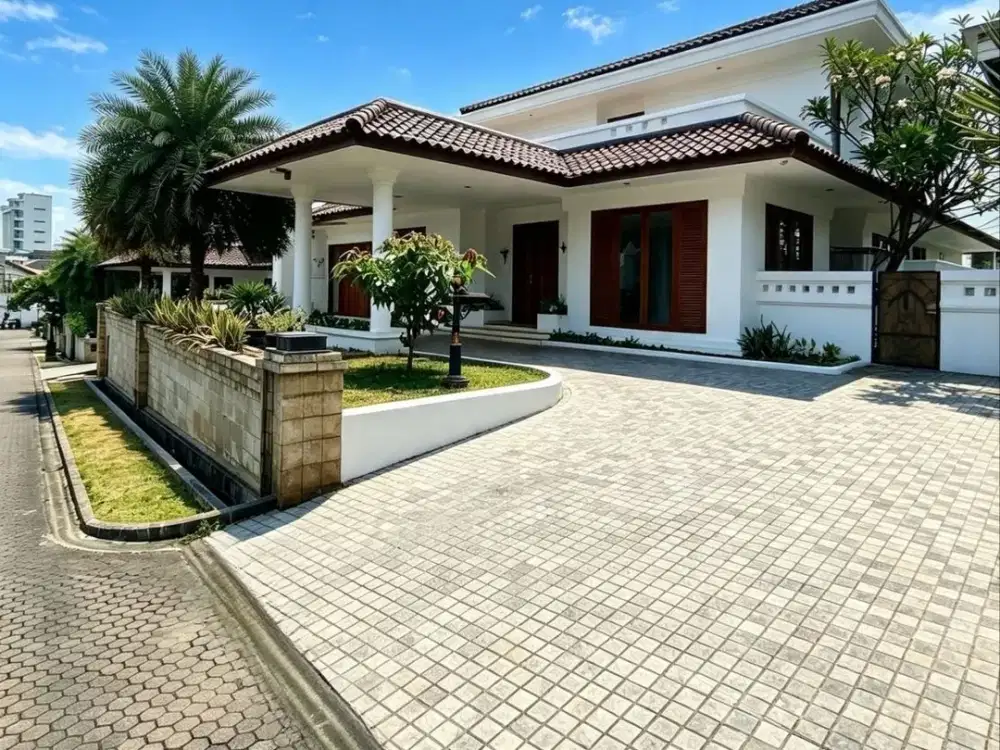 rumah dijual cepat lahan super luas private pool di pejaten
