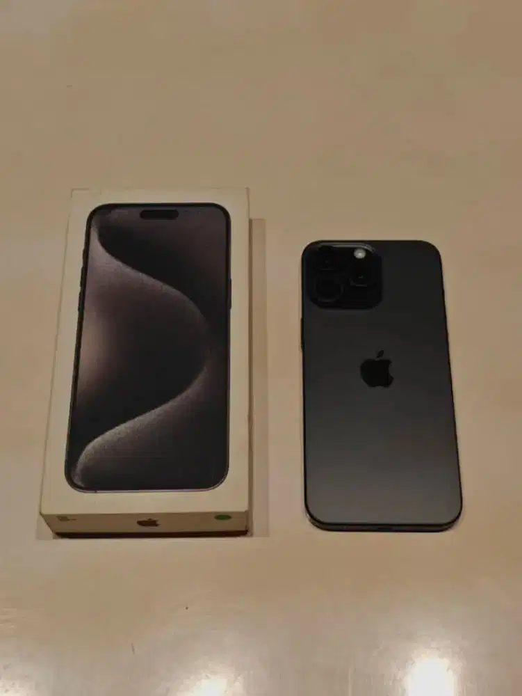 iPhone 15 Pro Max 256GB Fullset (Banyak Bonus)