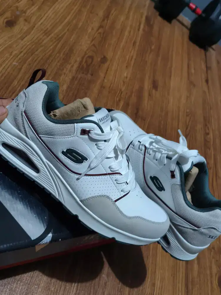 Sepatu skechers