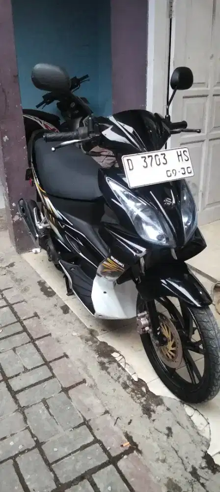 Skywave 2010 hitam putih