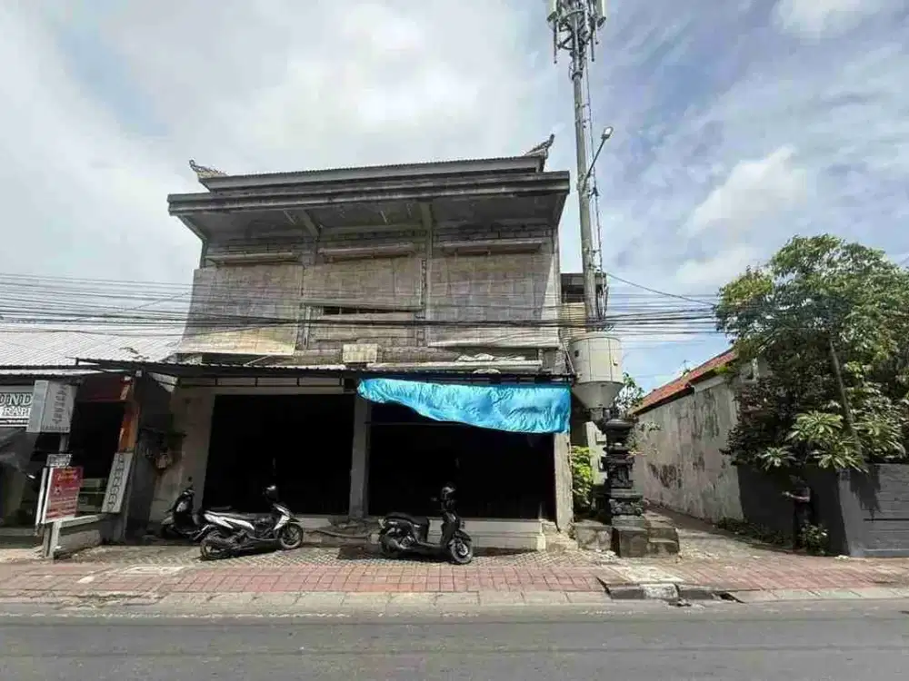 Di jual ruko pinggir jalan utama kesambi kerobokan 
(Anggap beli tanah saja)