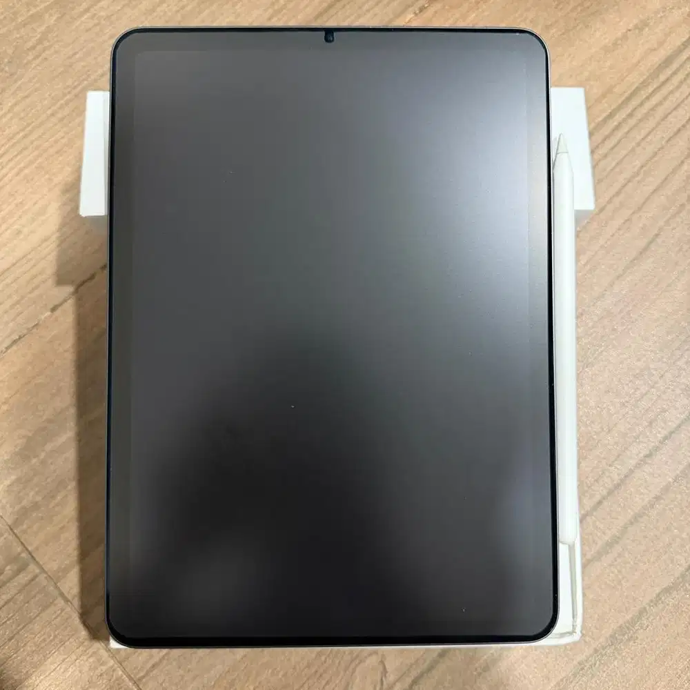 iPad Air 5 64GB WiFi Space Grey + Apple Pencil 2 | Like New | Like New