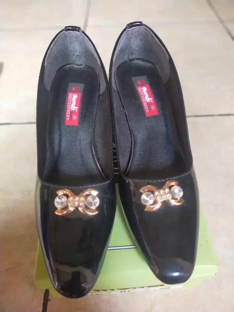 Sepatu Pantofel Wanita