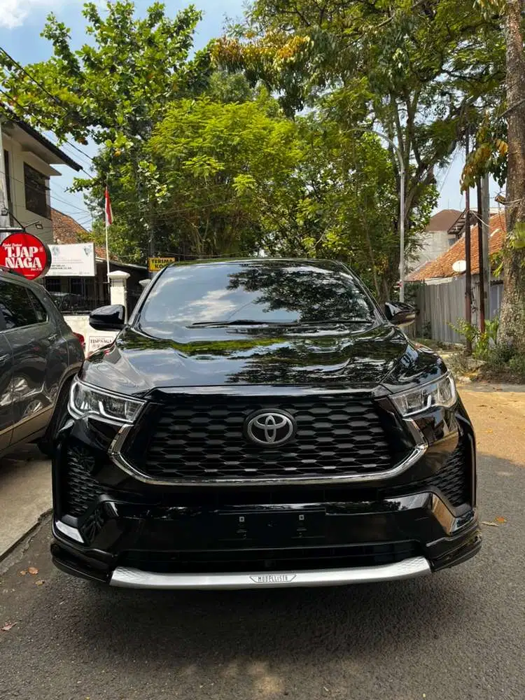 Innova Zenix V Hybrid Modelista 2023 hitam plat D Bandung