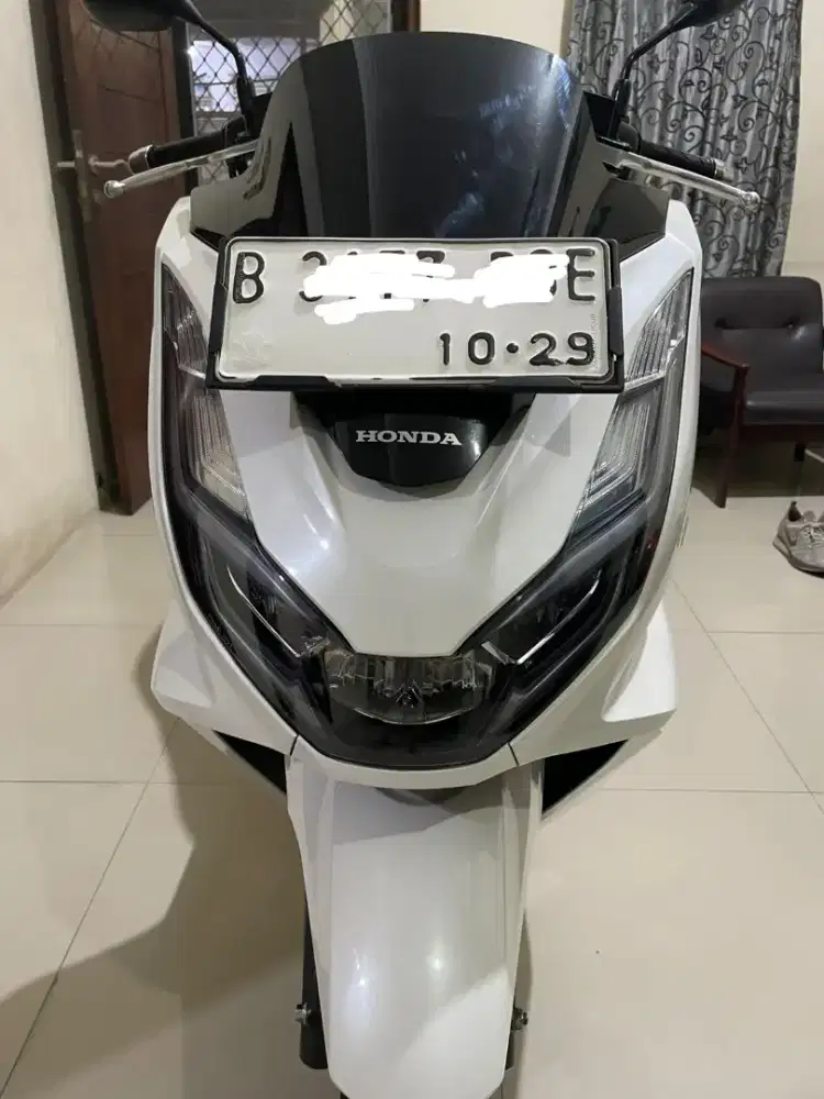 Dijual PCX 160 cbs putih th 2024