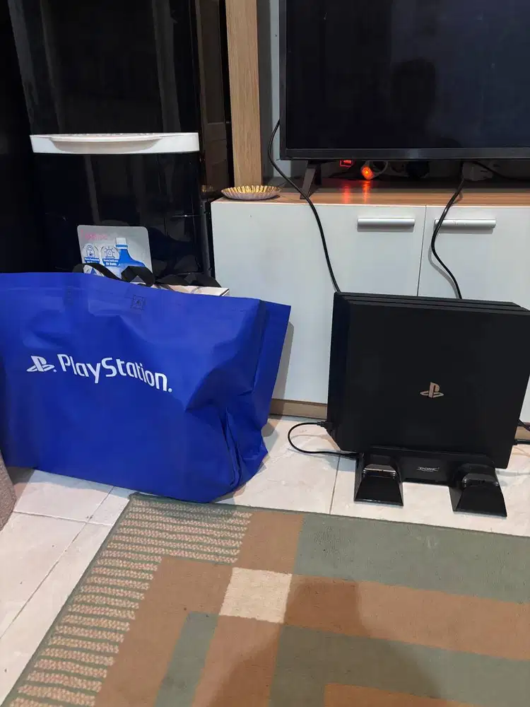 Dijual PS4 Pro 1TB Original - Mulus, Siap Main + Banyak Bonus